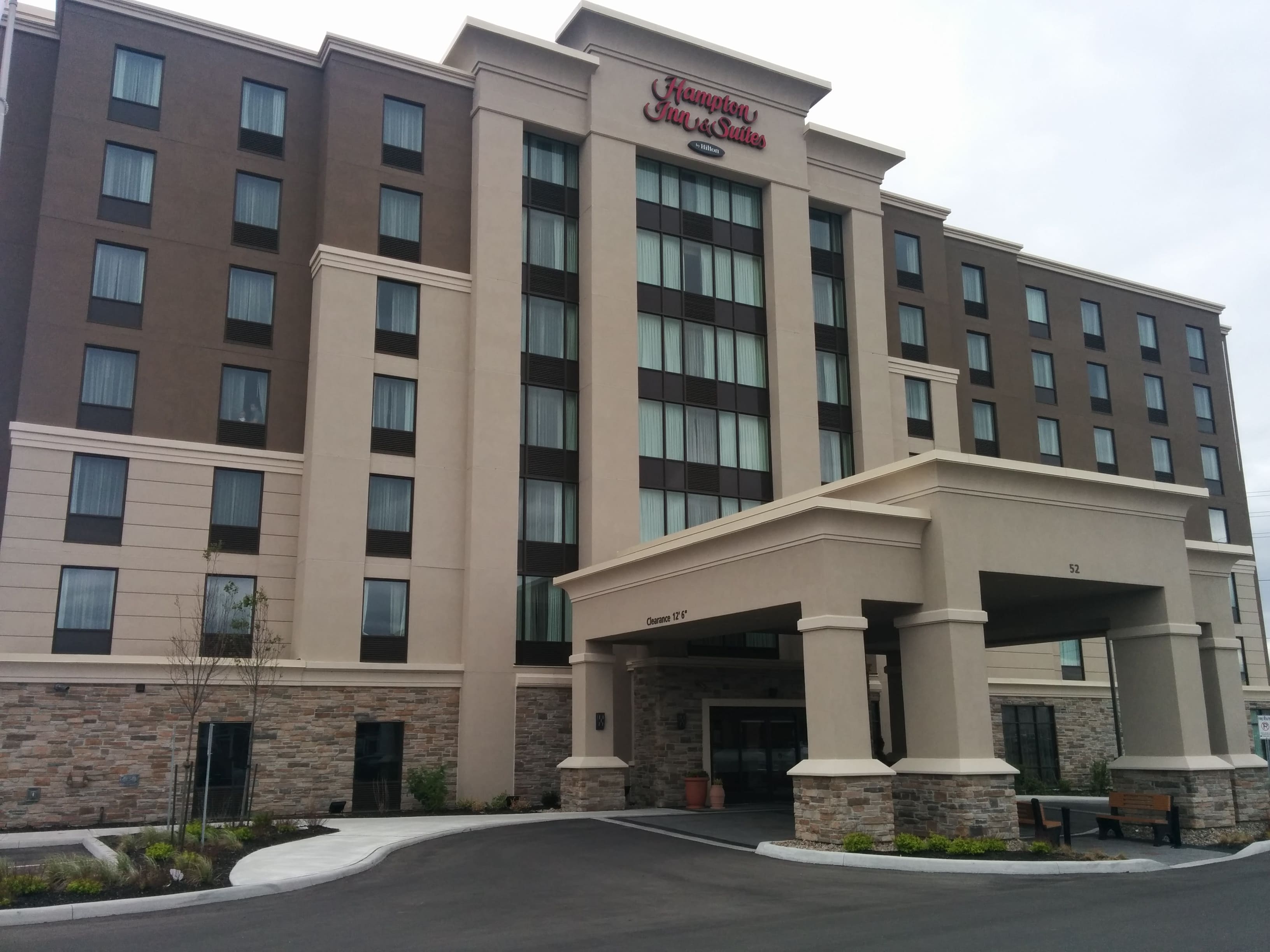 Hampton Inn & Suites